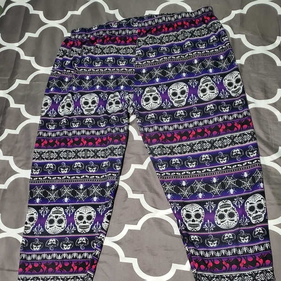 No Boundaries Sugar Skull Halloween Leggings (XXL) - Picture 3 of 4